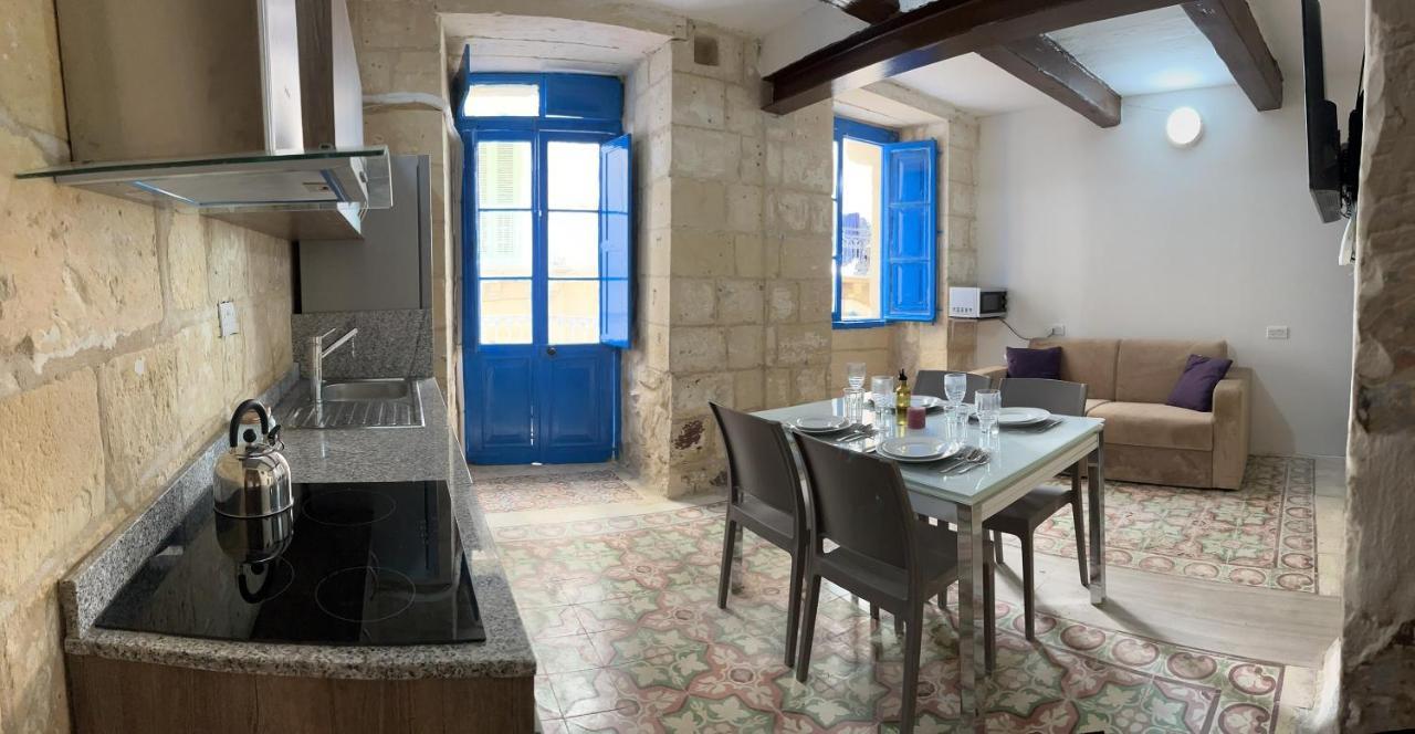 Traditional Townhouse In The Hearth Of Valletta Villa Exterior photo