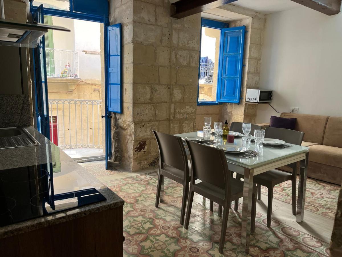 Traditional Townhouse In The Hearth Of Valletta Villa Exterior photo